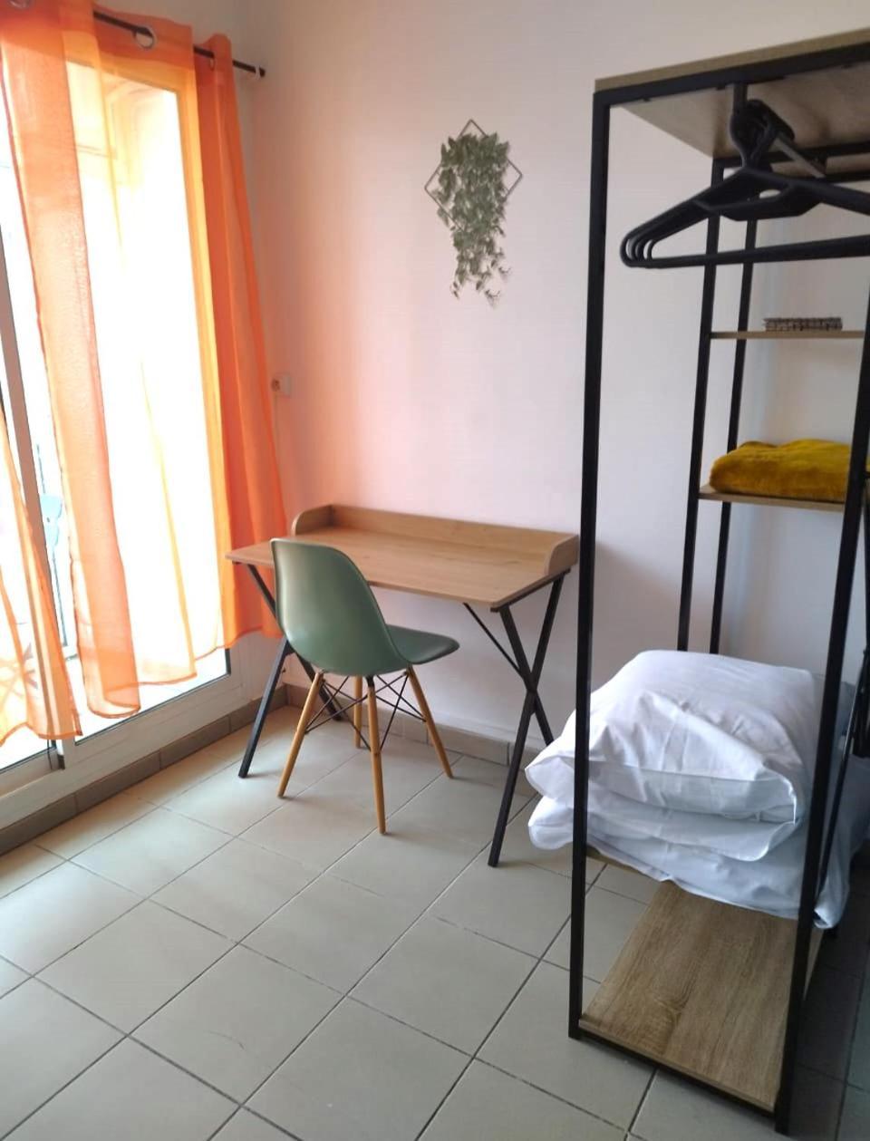 Comme Chez Soi - Studio Tout Equipe - By Sister Home Saint-Denis Exteriér fotografie