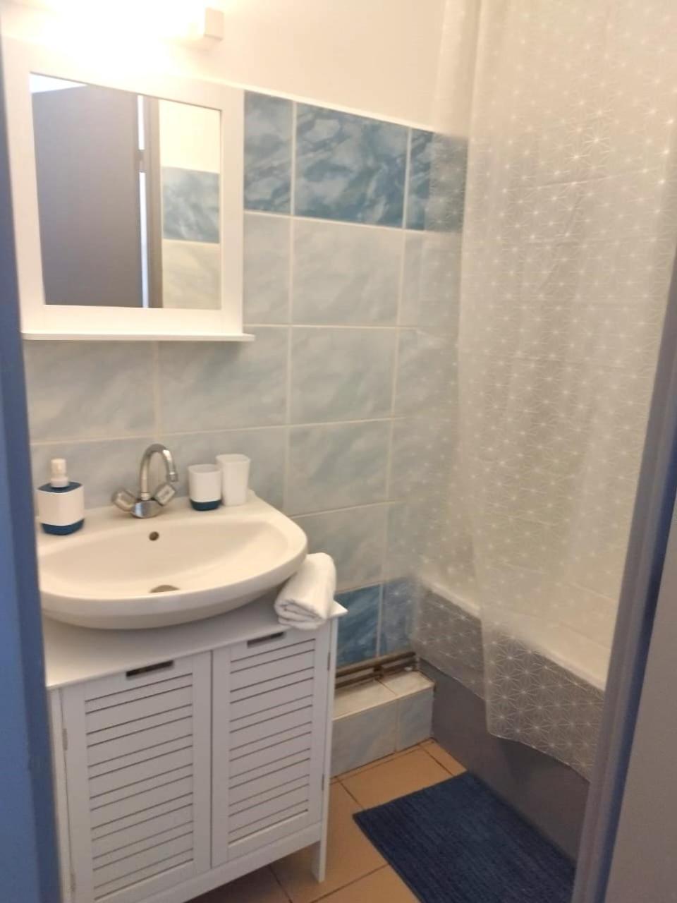 Comme Chez Soi - Studio Tout Equipe - By Sister Home Saint-Denis Exteriér fotografie